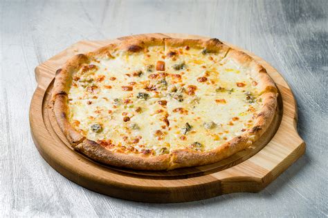 Pizza ai Quattro Formaggi