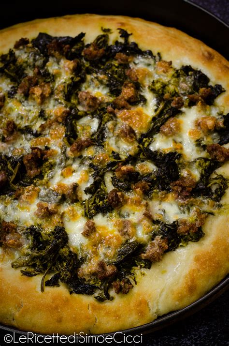 Pizza con Cime di Rapa e Salsiccia pronta