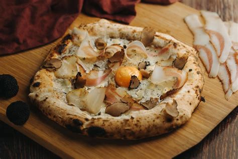 Pizza con Guanciale