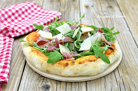 Pizza con Prosciutto Crudo e Rucola