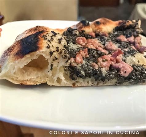 Pizza con Tartufo e Salsiccia