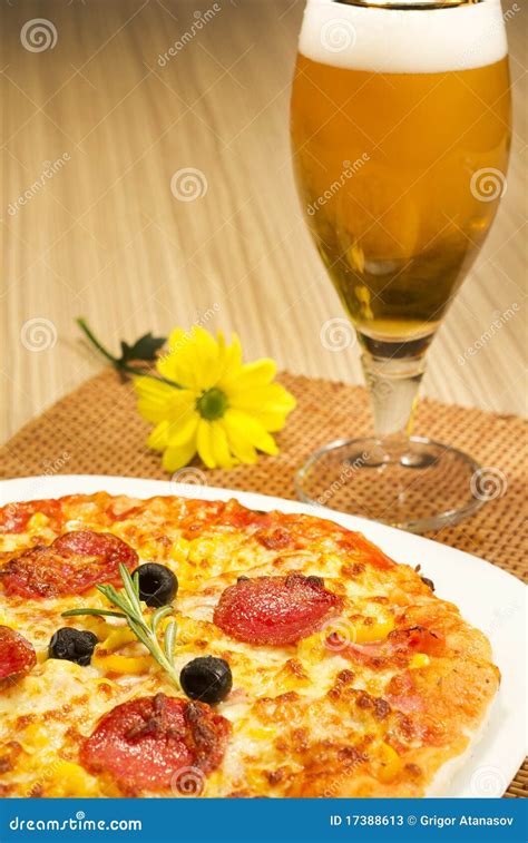 Pizza con birra
