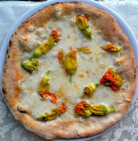 Pizza di Pastella e Fiori di Zucca