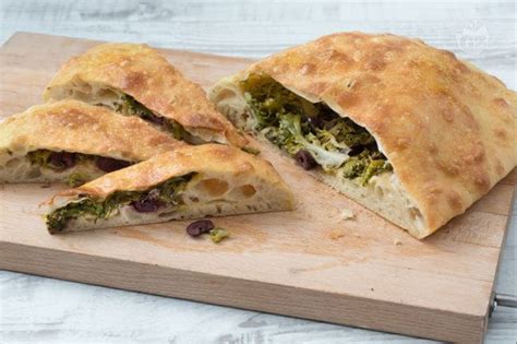 Pizza di Scarola Ripieno