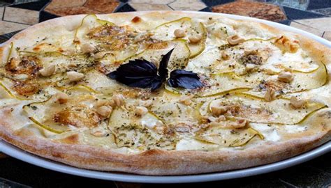 Pizza pere e gorgonzola