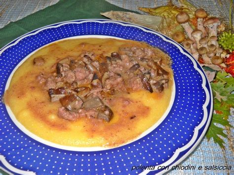 Polenta con Funghi Chiodini e Salsiccia