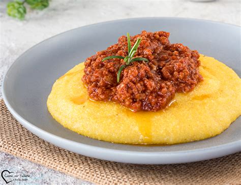 Polenta con Sugo