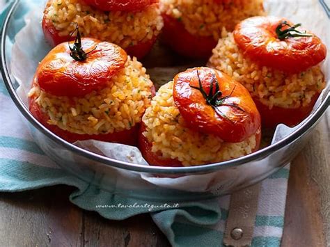 Pomodori ripieni con insalata di riso