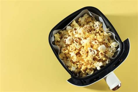 Popcorn nella friggitrice ad aria senza olio