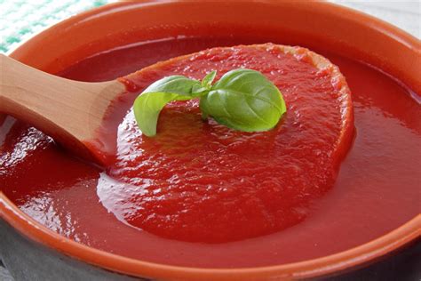 Preparare la salsa di pomodoro