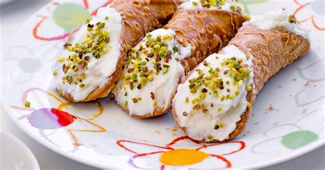 Preparazione Cannoli