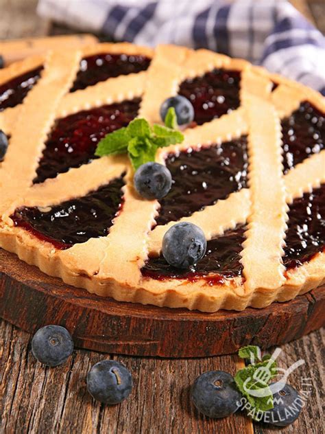 Preparazione Crostata alla Marmellata di Mirtilli