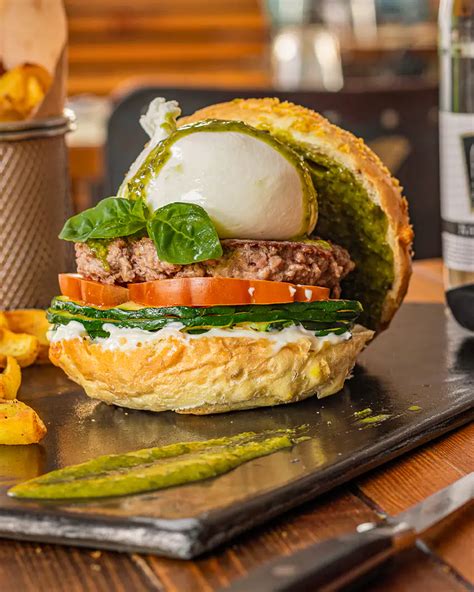 Preparazione Hamburger Gourmet