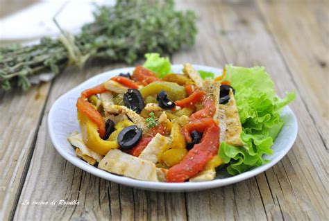 Preparazione Insalata di Pollo con Peperoni