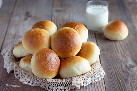 Preparazione Panini al Latte