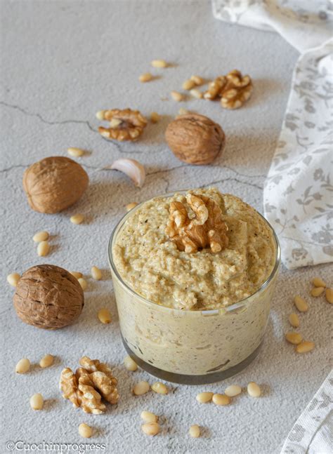 Preparazione Salsa di Noci