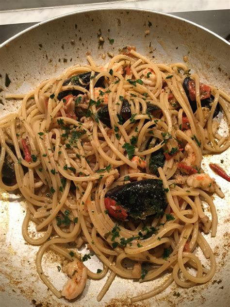 Preparazione Spaghetti Misto Mare