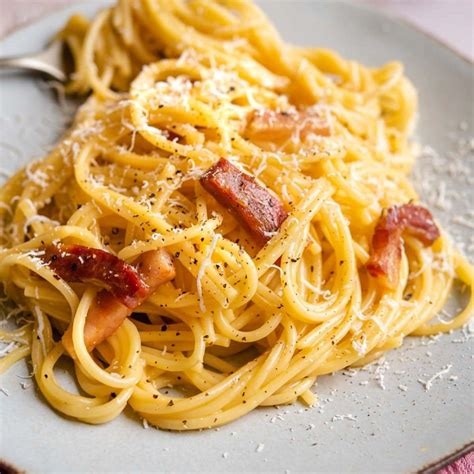 Preparazione Spaghetti alla Carbonara