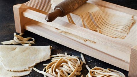 Preparazione Spaghetti alla Chitarra
