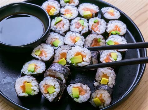 Preparazione Sushi Maki