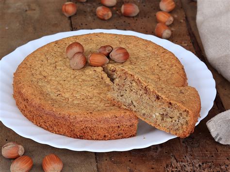 Preparazione Torta di Nocciole