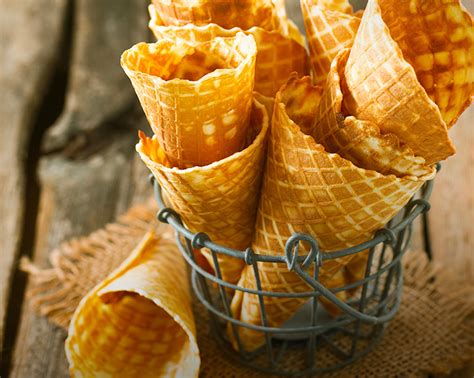 Preparazione cialde per gelato