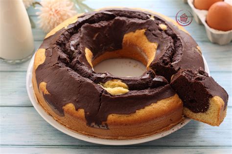 Preparazione ciambellone bicolore