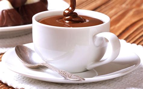 Preparazione cioccolata calda