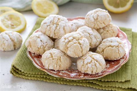 Preparazione dei biscotti al limone
