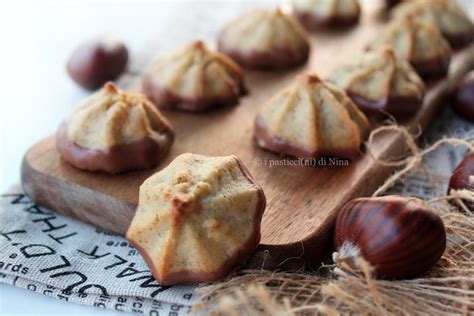 Preparazione dei biscotti morbidi alle castagne