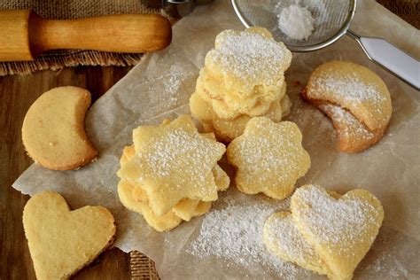 Preparazione dei biscotti senza uova