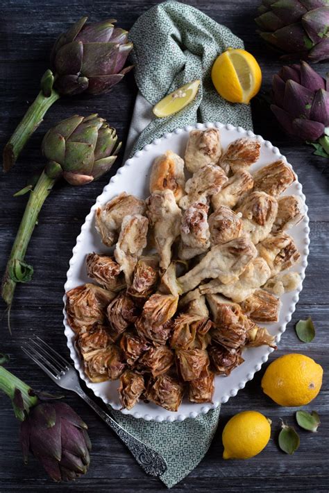 Preparazione dei carciofi fritti