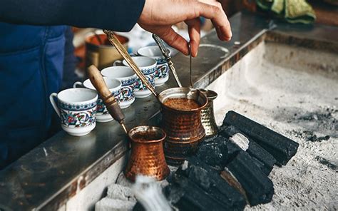 Preparazione del caffè turco