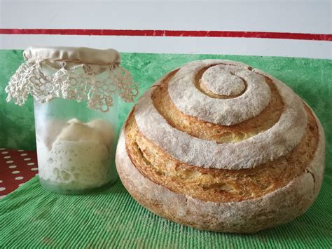 Preparazione del pane con lievito madre