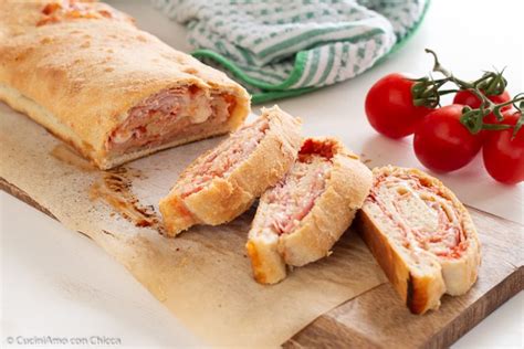Preparazione del rotolo di pizza