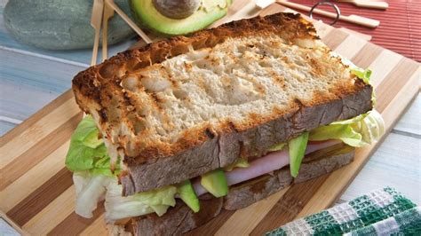 Preparazione della pancetta per il panino