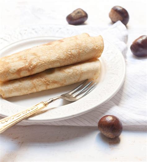 Preparazione delle crêpes alle castagne