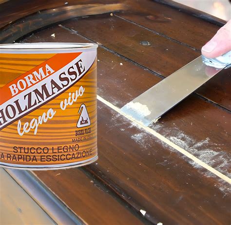 Preparazione dello stucco per legno