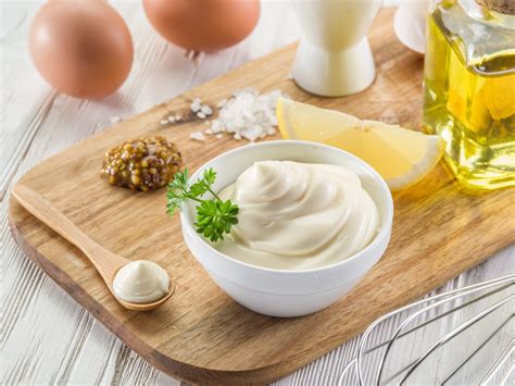 Preparazione maionese fatta in casa