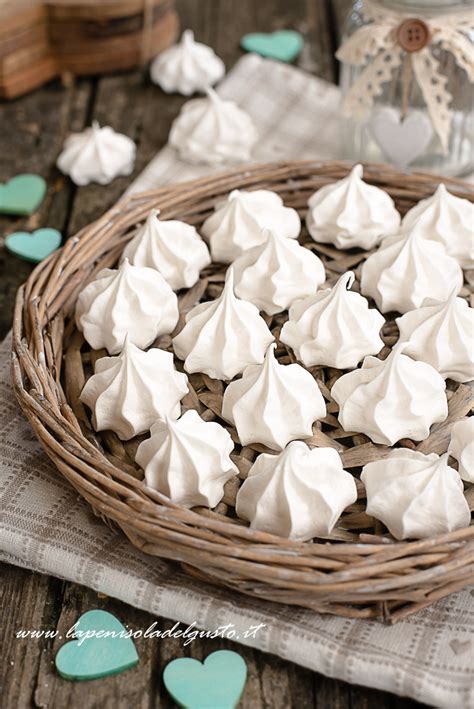 Preparazione meringhe