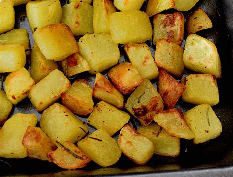 Preparazione patate al forno