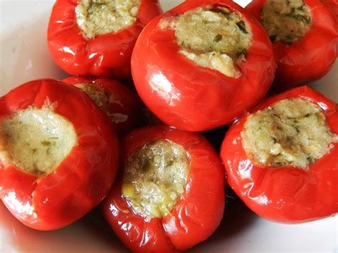 Preparazione peperoncini ripieni