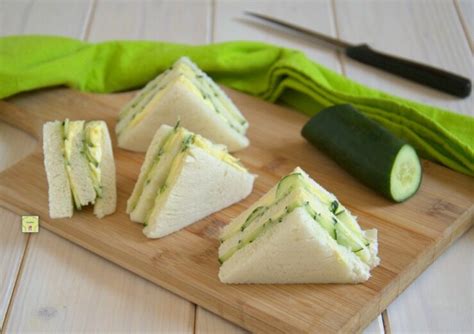 Preparazione sandwich al cetriolo