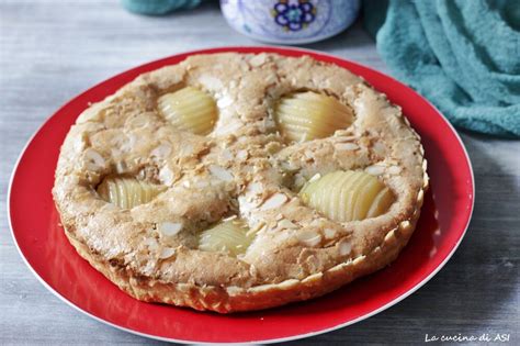 Preparazione torta di mandorle e pere