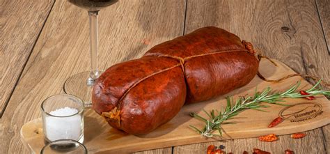 Produzione artigianale della Nduja