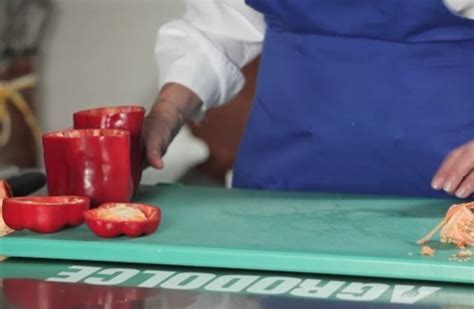 Pulizia dei Peperoni