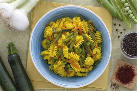 Radiatori con Verdure e Zafferano