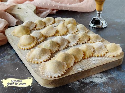 Ravioli freschi in cottura