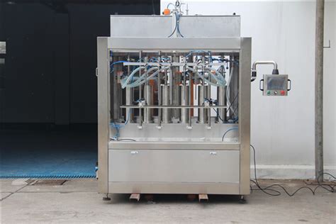 Riempitrice automatica per passata di pomodoro