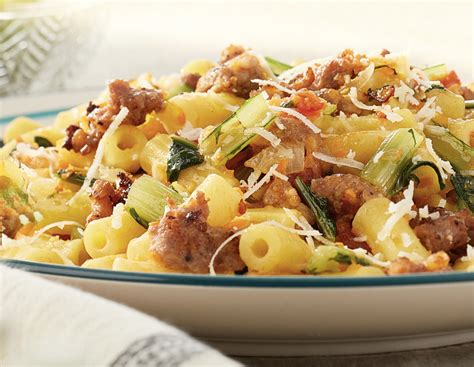 Rigatoni con Cicoria e Salsiccia